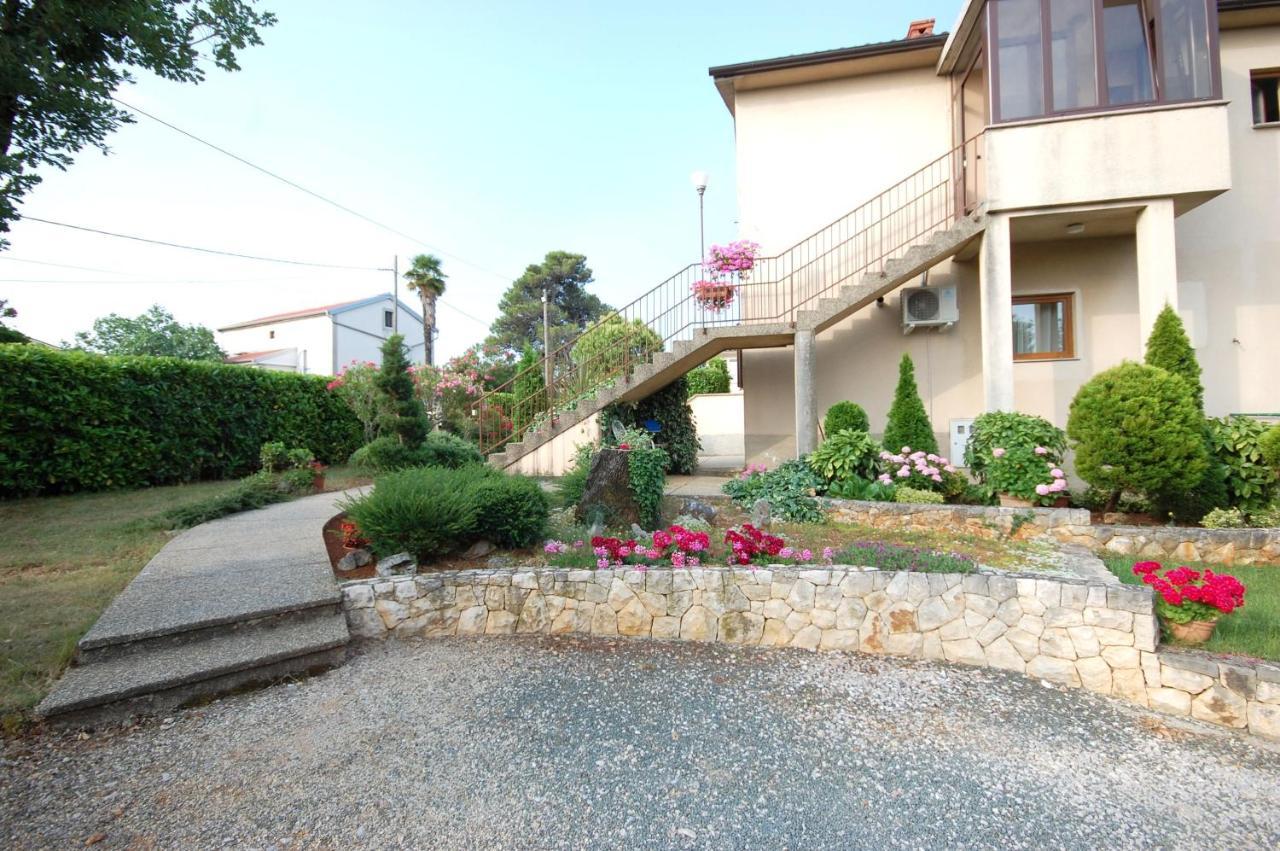 Apartment Jelka Malinska Exterior foto