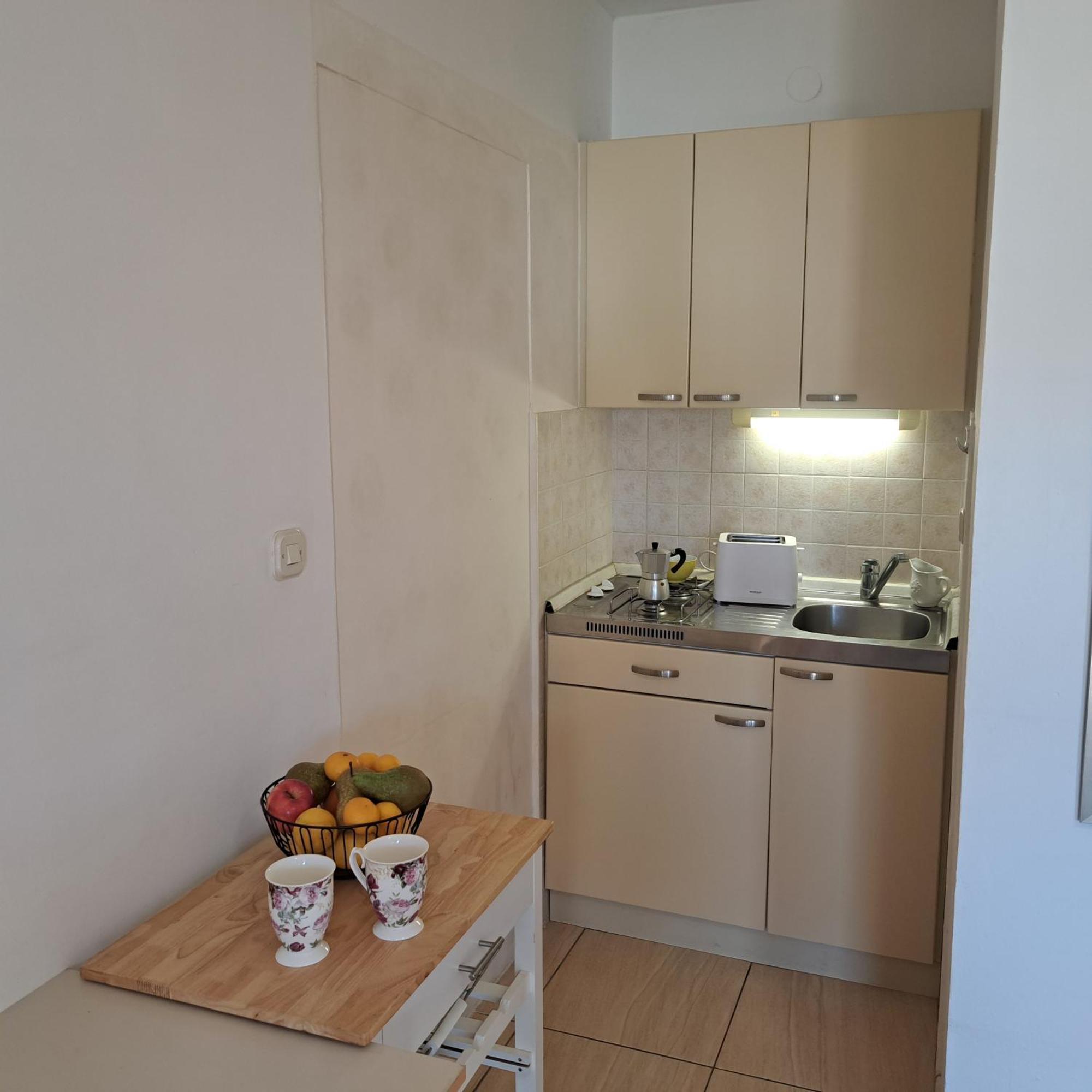 Apartment Jelka Malinska Exterior foto